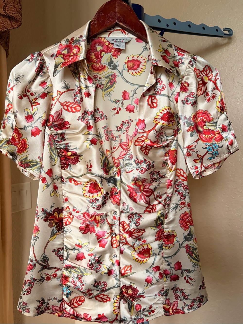 Y2K Vintage GUESS Women's Floral Satin Button-Up Blouse